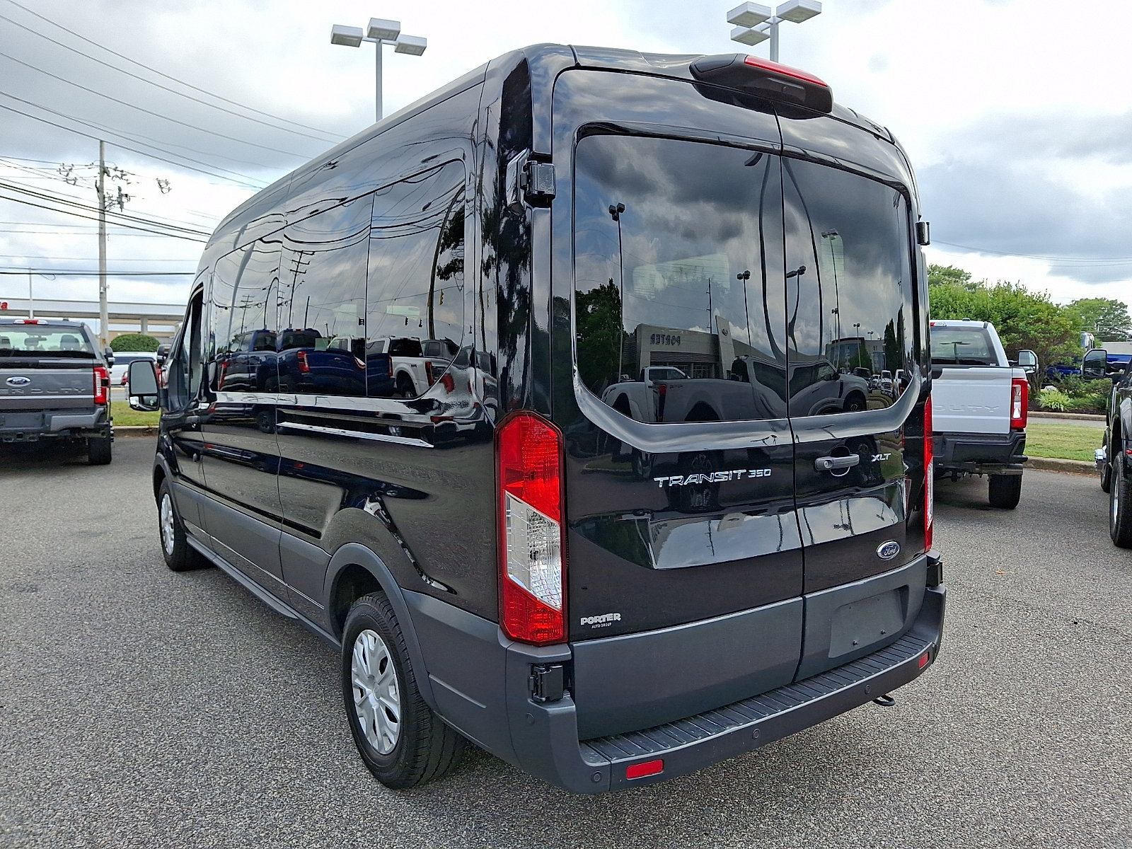 Certified 2025 Ford Transit 350 XLT RWD image 8