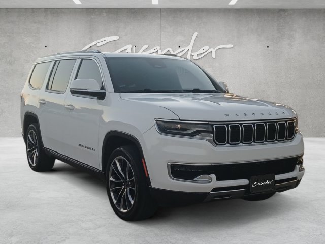 Used 2022 Jeep Wagoneer Series III w/ Premium Group I AWD/4WD image 2