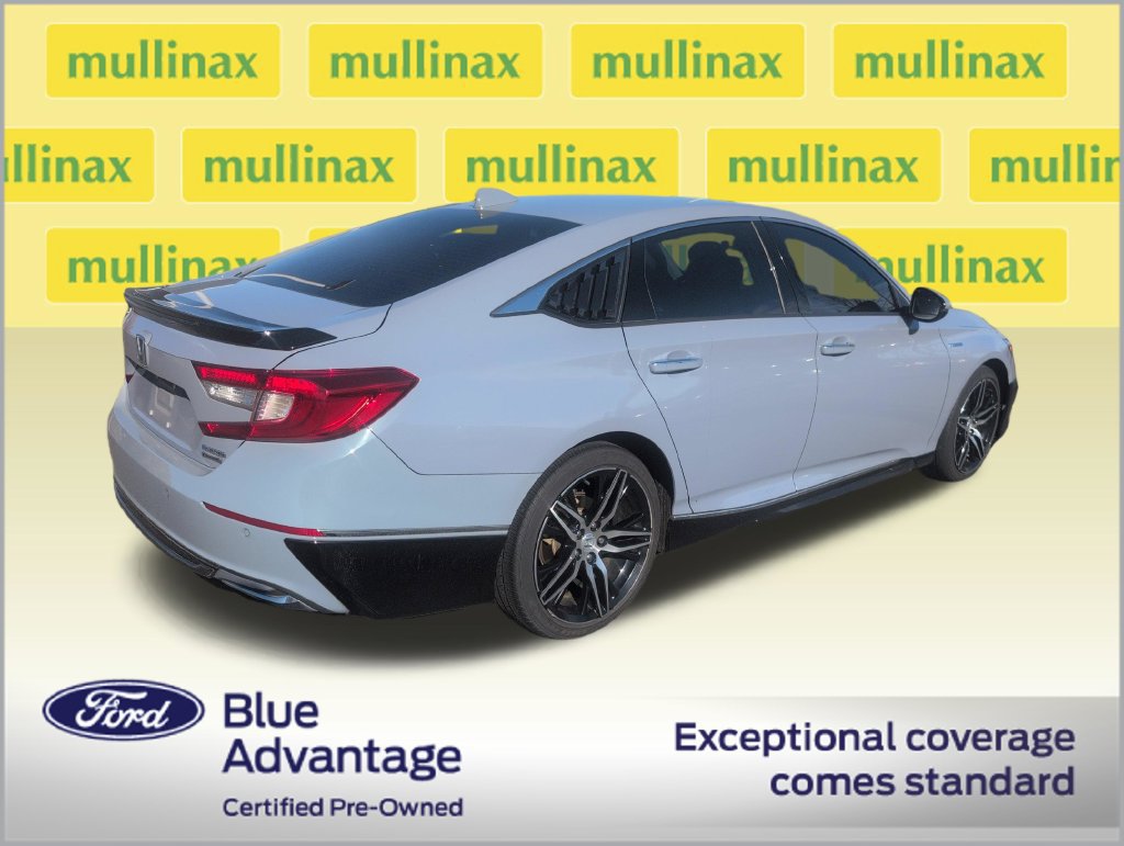 Used 2022 Honda Accord Touring image 3