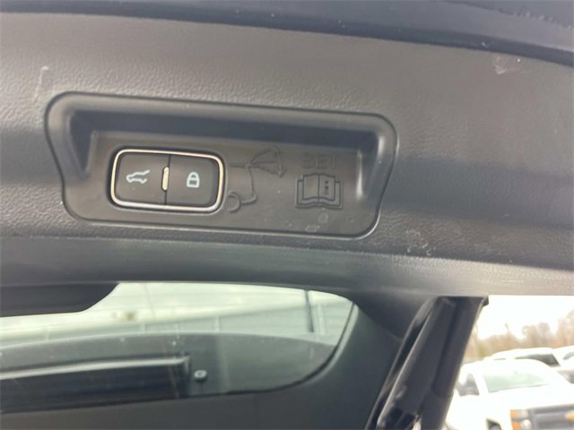 Certified 2023 Ford Explorer XLT image 13