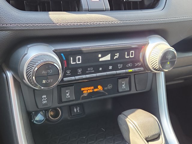 Used 2019 Toyota RAV4 XLE FWD image 25