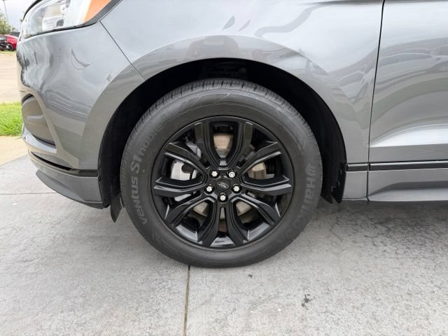 Certified 2024 Ford Edge SE w/ Black Appearance Package AWD/4WD image 4