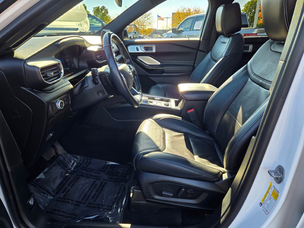 Certified 2022 Ford Explorer ST w/ ST Street Pack image 25