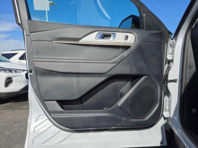 Certified 2025 Ford Explorer Active w/ Active Comfort Package AWD/4WD image 14