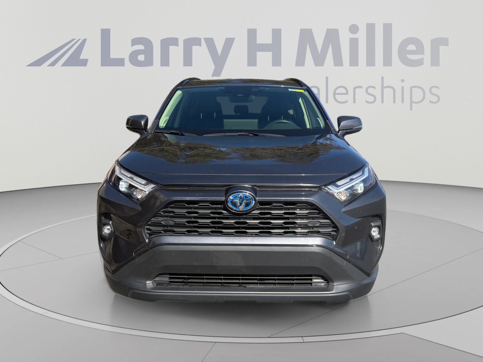 Used 2023 Toyota RAV4 XLE Premium AWD/4WD image 8