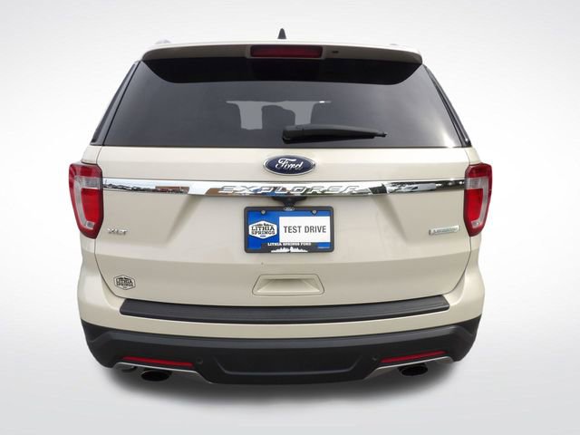 Certified 2018 Ford Explorer XLT FWD image 9