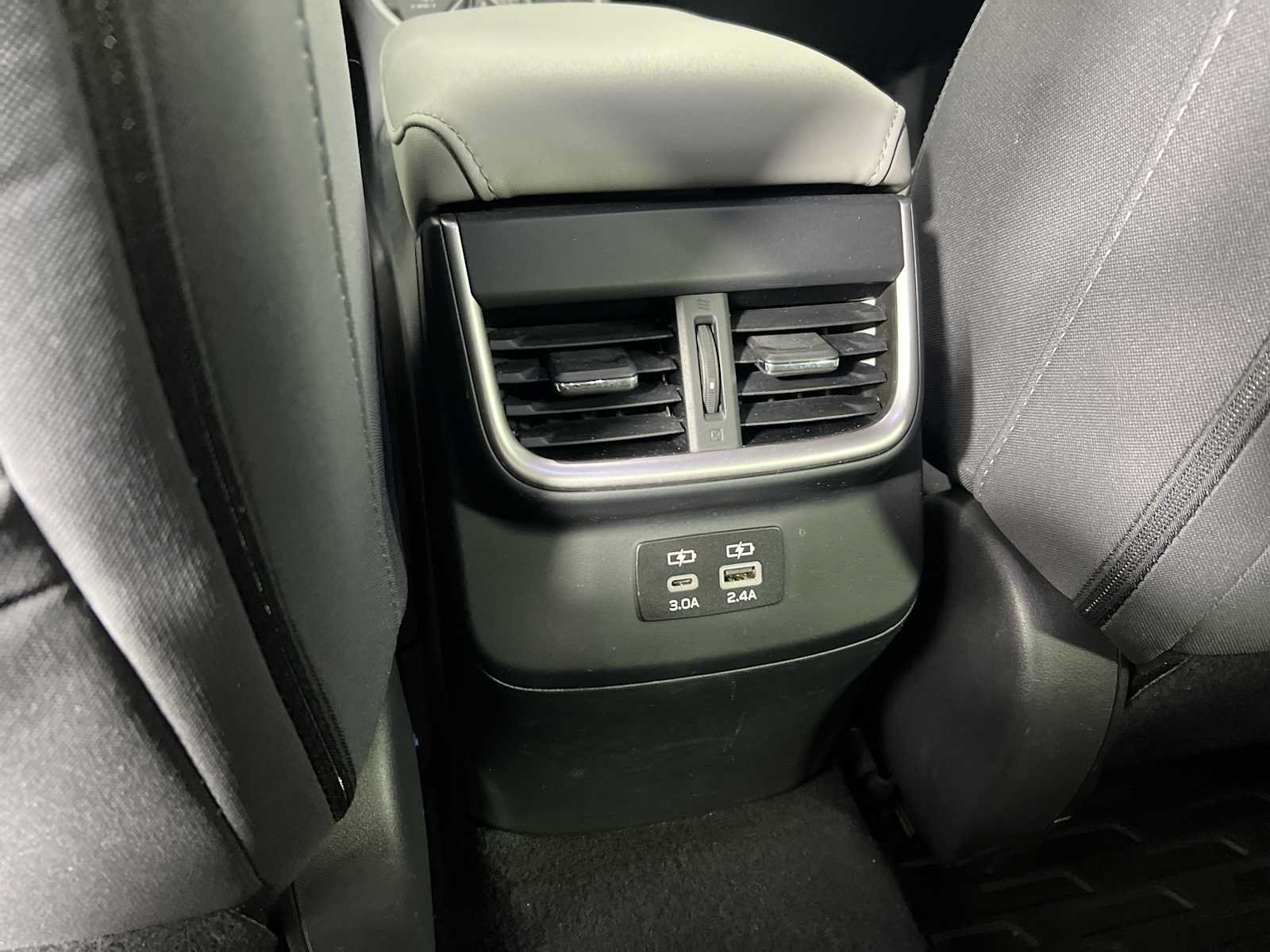 Used 2024 Subaru Outback Premium AWD/4WD image 24
