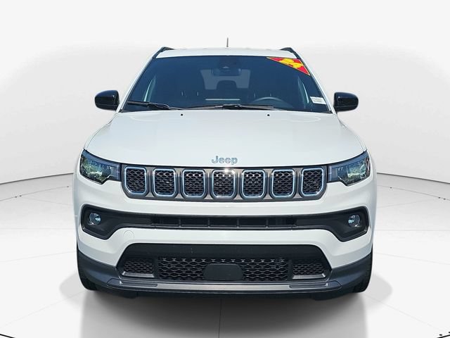 Used 2024 Jeep Compass Latitude AWD/4WD image 8