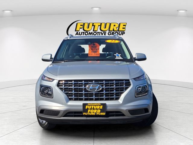 Used 2022 Hyundai Venue SEL FWD image 2