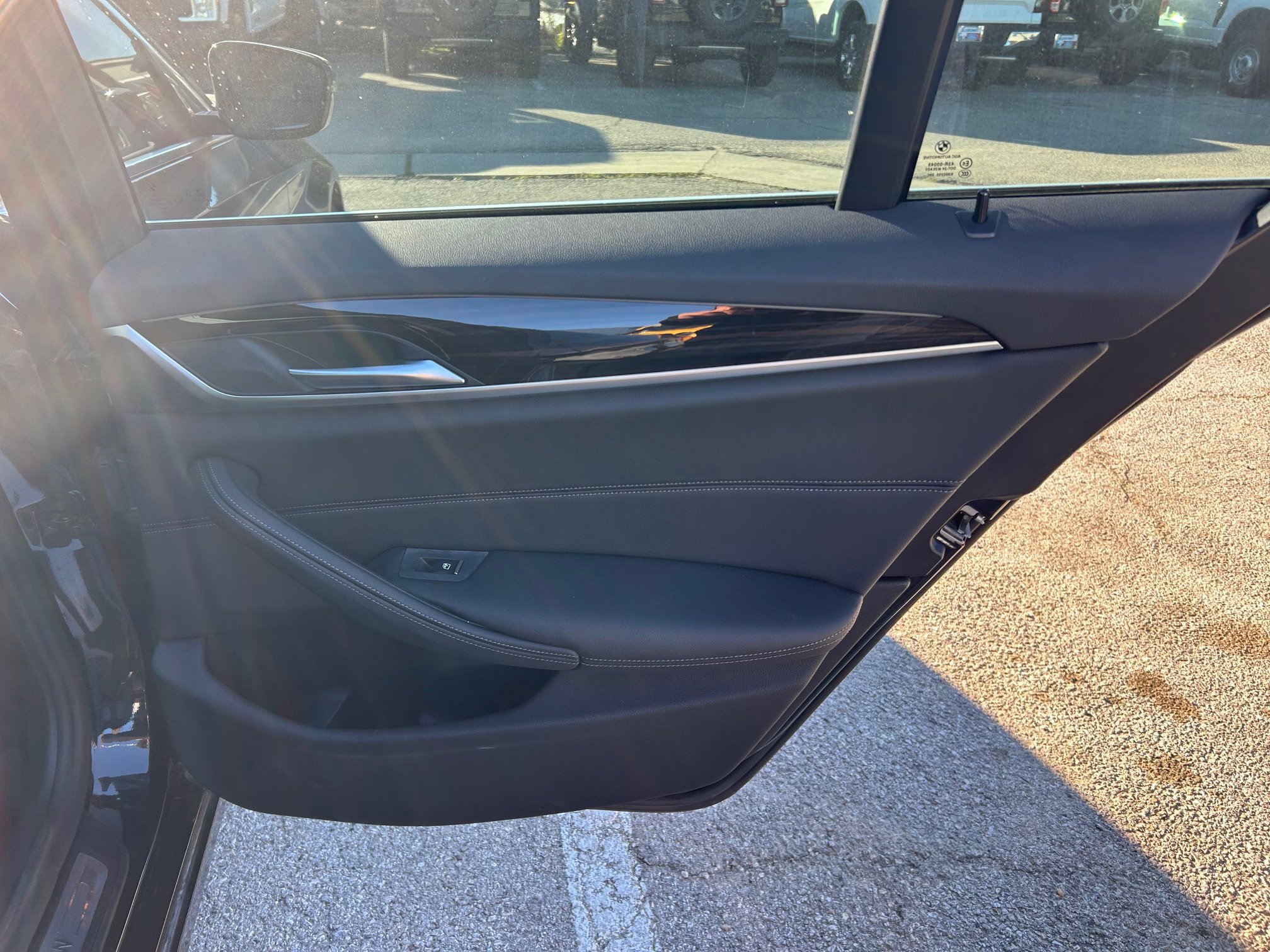 Used 2023 BMW 530i w/ Convenience Package image 26