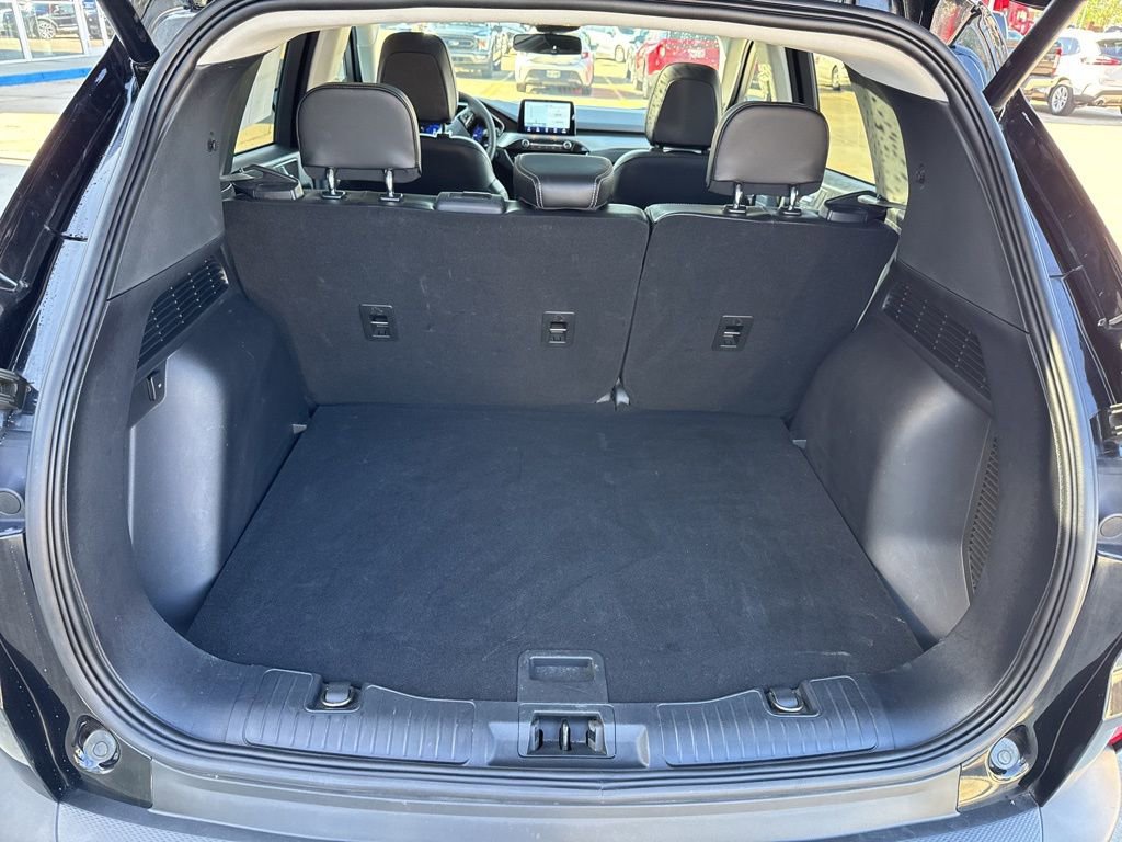 Certified 2022 Ford Escape Titanium w/ Class II Trailer Tow Package image 28