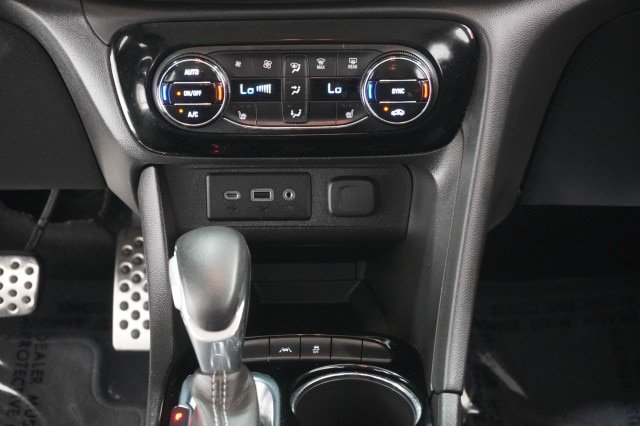 Used 2023 Buick Encore GX Select w/ Sport Touring Package FWD image 22