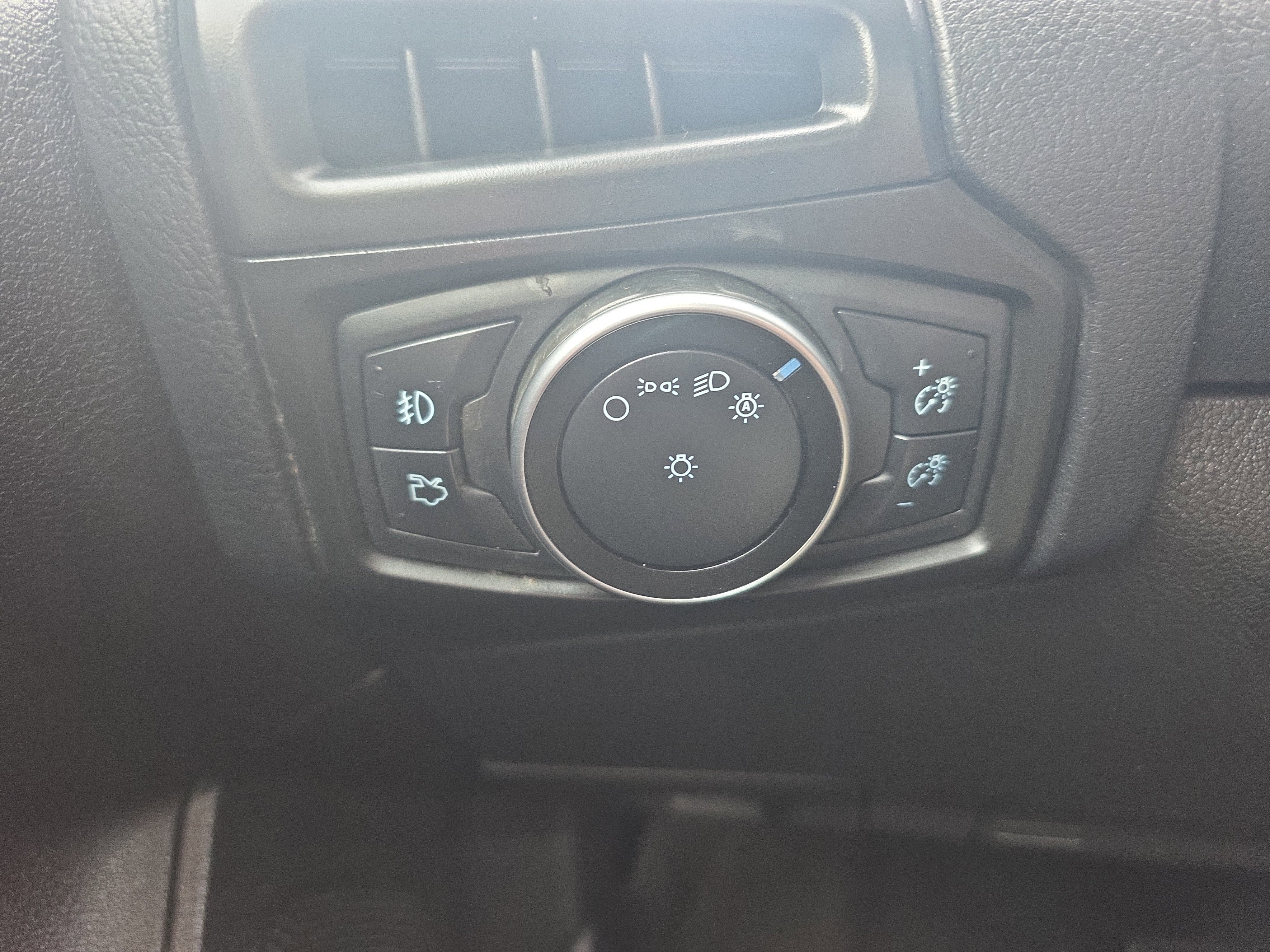 Certified 2018 Ford Focus Titanium image 33