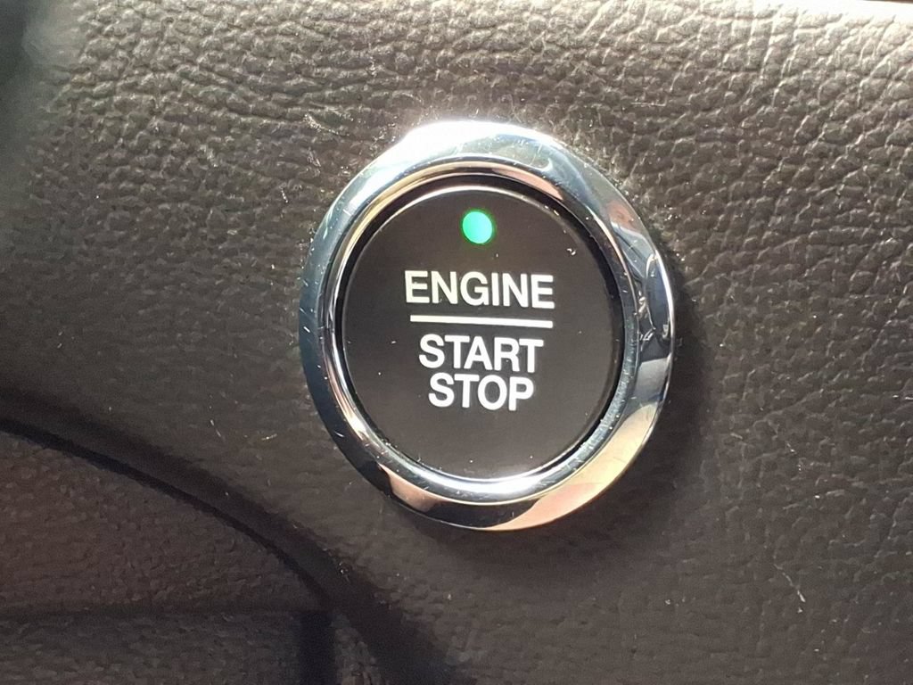 Certified 2020 Ford Edge SE FWD image 19
