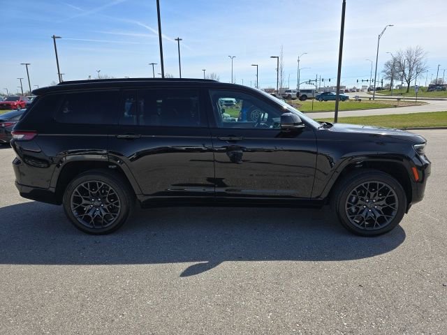 Used 2023 Jeep Grand Cherokee L Summit image 2