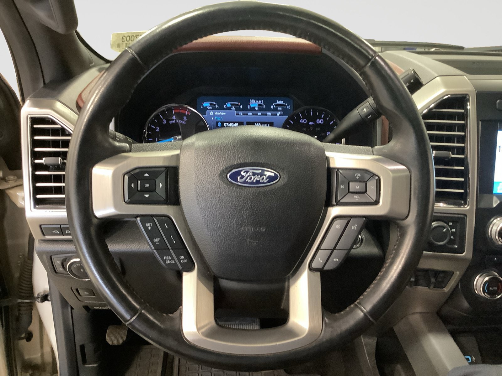 Certified 2018 Ford F250 Platinum w/ Platinum Ultimate Package AWD/4WD image 15
