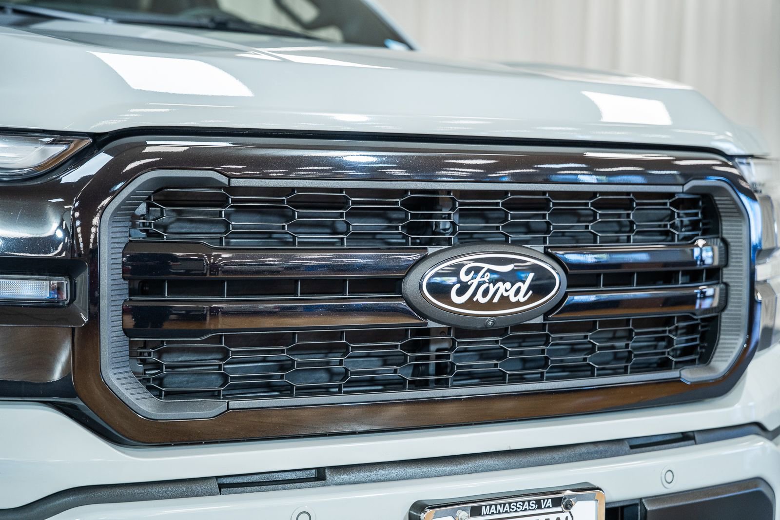 Certified 2024 Ford F150 Lariat AWD/4WD image 11