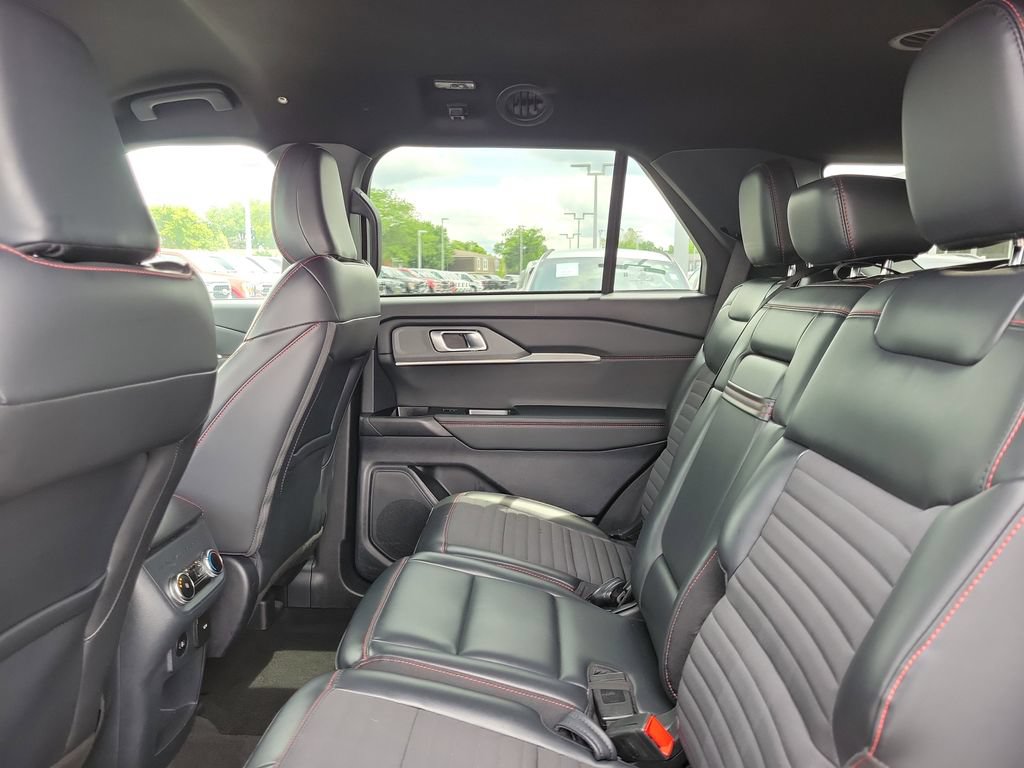 Certified 2025 Ford Explorer ST-Line w/ ST-Line Street Pack AWD/4WD image 14