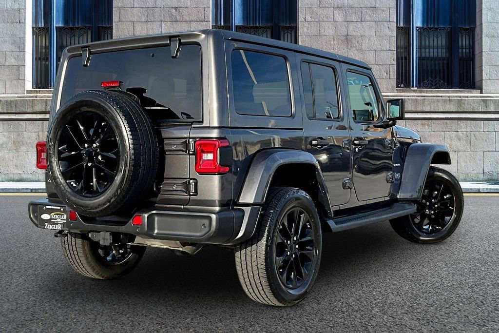 Used 2021 Jeep Wrangler Unlimited Sahara w/ Cold Weather Group AWD/4WD image 11