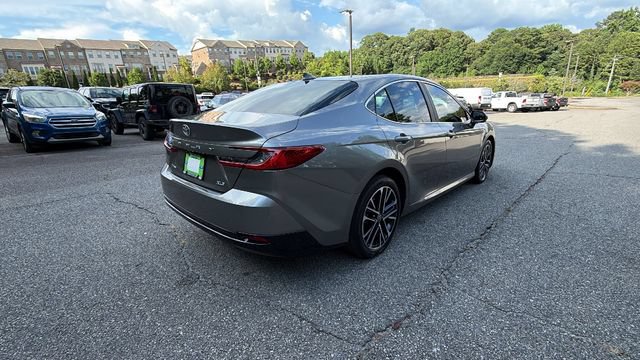 Used 2025 Toyota Camry XLE FWD image 7