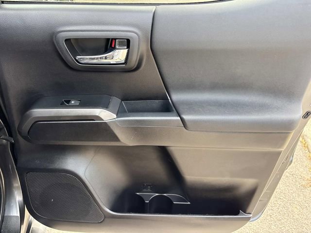Used 2020 Toyota Tacoma TRD Sport AWD/4WD image 19