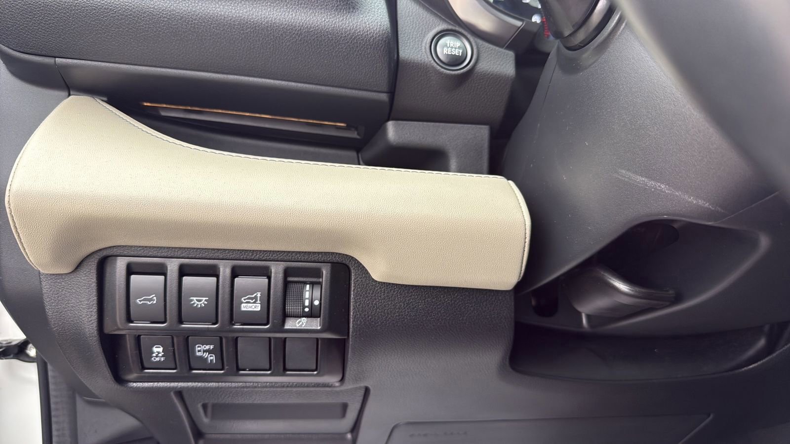 Used 2022 Subaru Ascent Touring AWD/4WD image 17