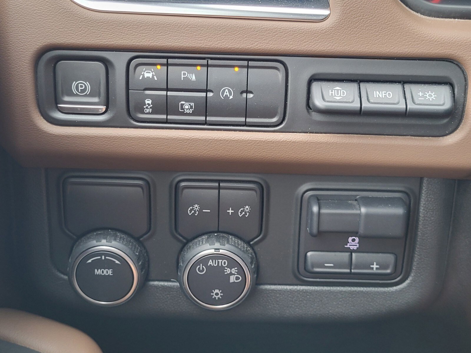 Used 2023 Chevrolet Tahoe High Country w/ Premium Package image 24