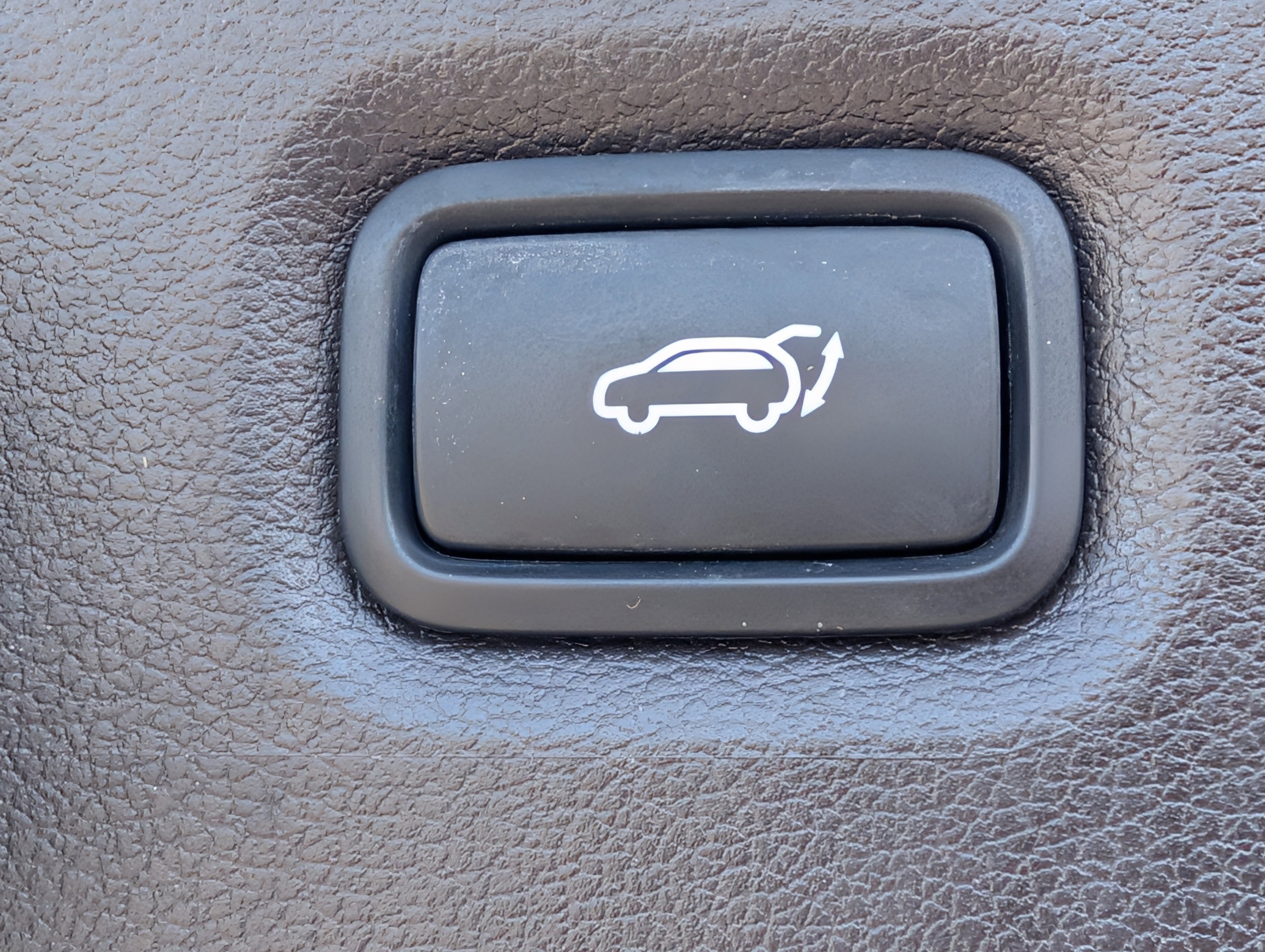 Used 2020 Hyundai Santa Fe Limited FWD image 14