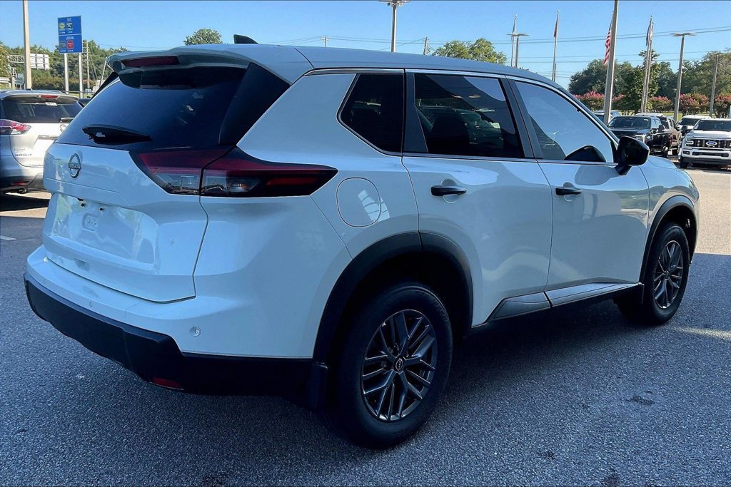 Used 2026 Nissan Rogue S FWD image 6