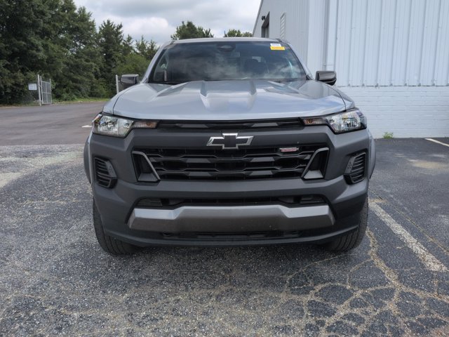 Used 2024 Chevrolet Colorado Trail Boss w/ Advanced Trailering Package AWD/4WD image 3