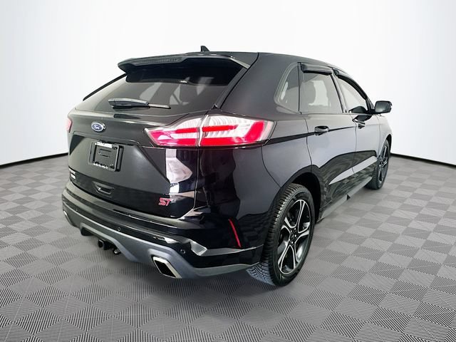 Certified 2019 Ford Edge ST w/ Cold Weather Package AWD/4WD image 11