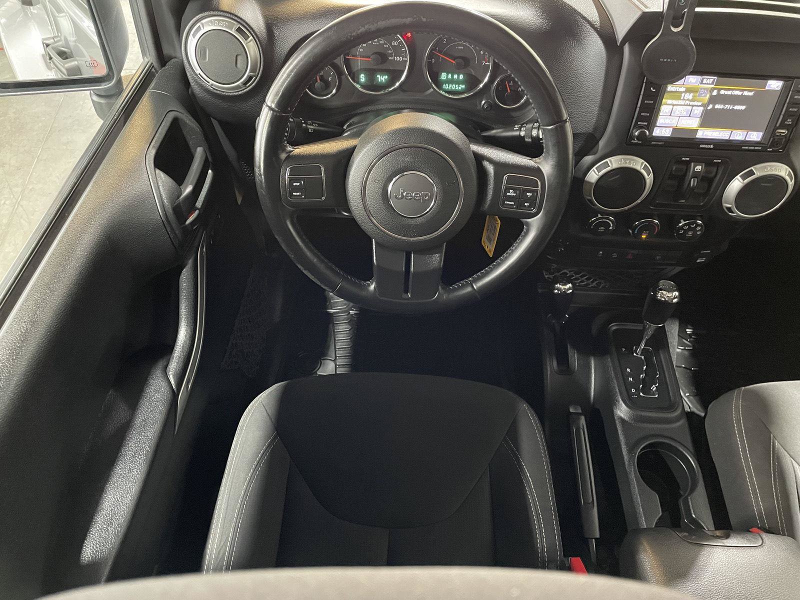 Used 2018 Jeep Wrangler Unlimited Sahara AWD/4WD image 21