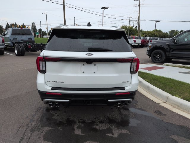 Certified 2025 Ford Explorer Platinum w/ Ultimate Package AWD/4WD image 4