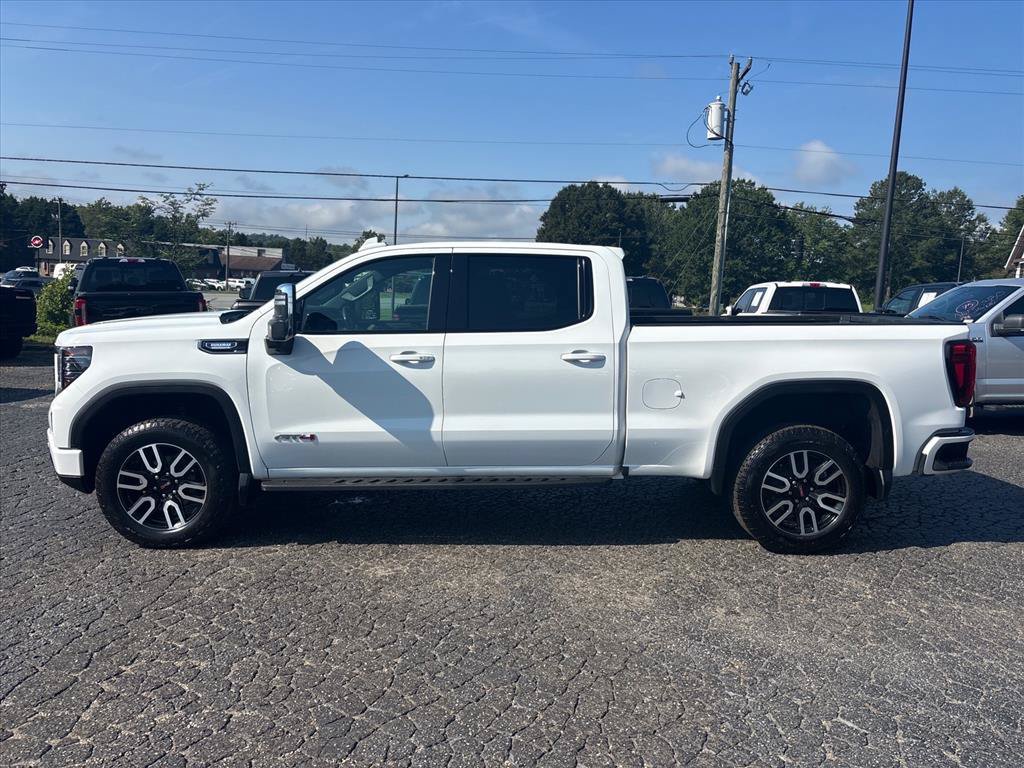 Used 2024 GMC Sierra 1500 AT4 w/ Technology Package AWD/4WD image 4