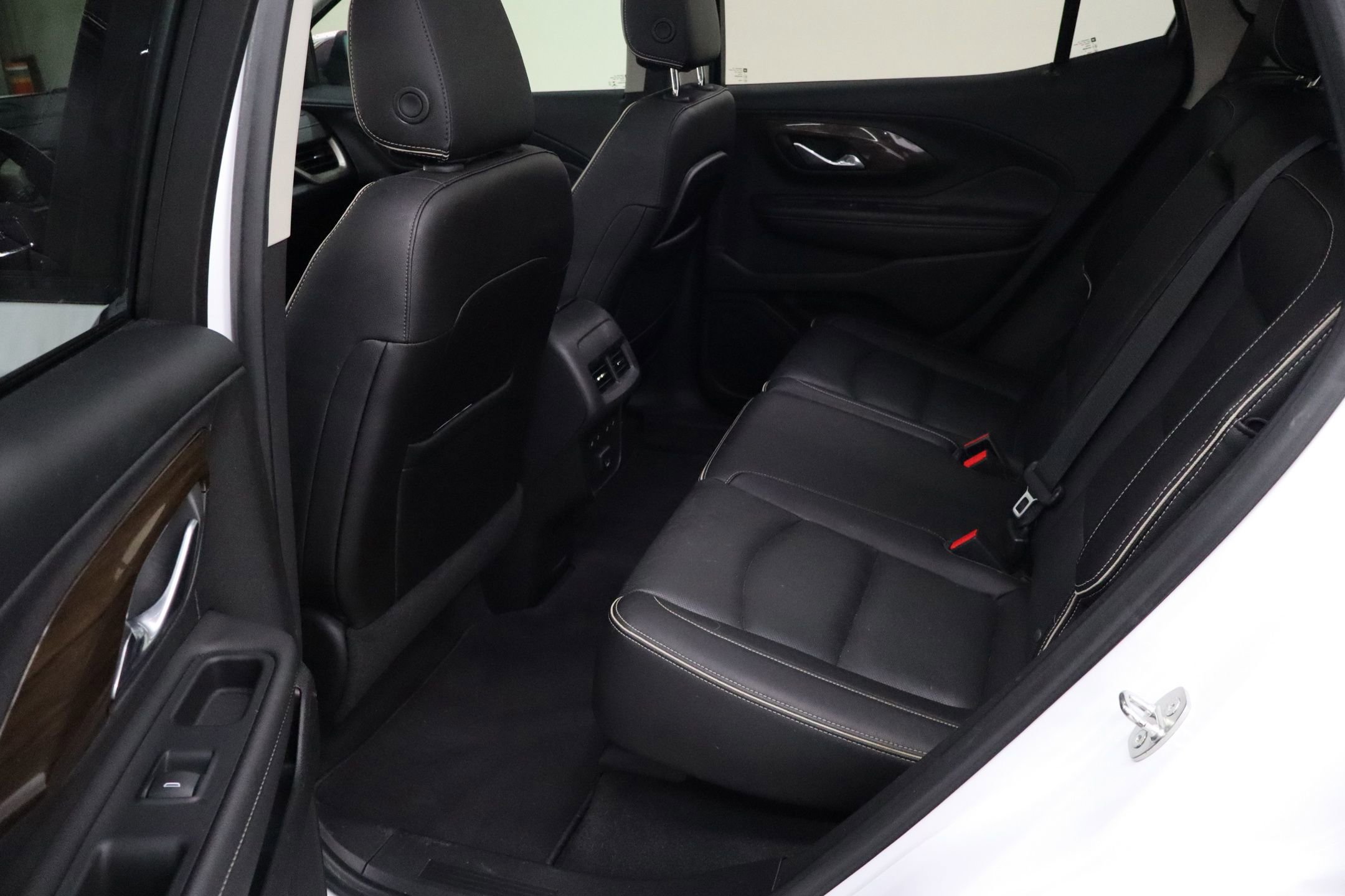 Used 2019 GMC Terrain Denali w/ Advanced Safety Package image 25