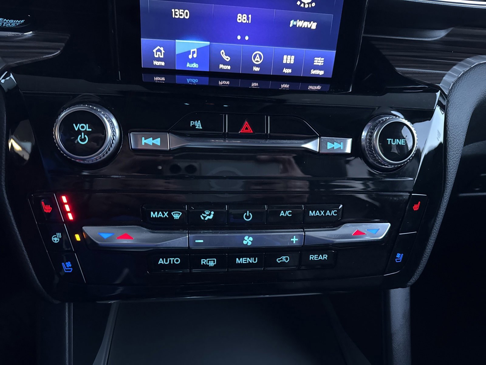 Certified 2024 Ford Explorer Limited w/ Limited Technology Package image 37