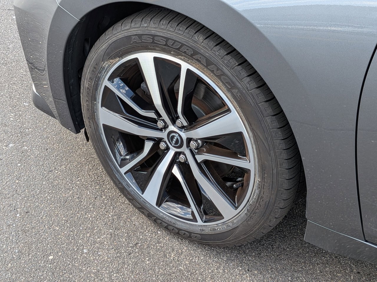 Used 2023 Nissan Maxima SV w/ Floor Mat Group FWD image 11
