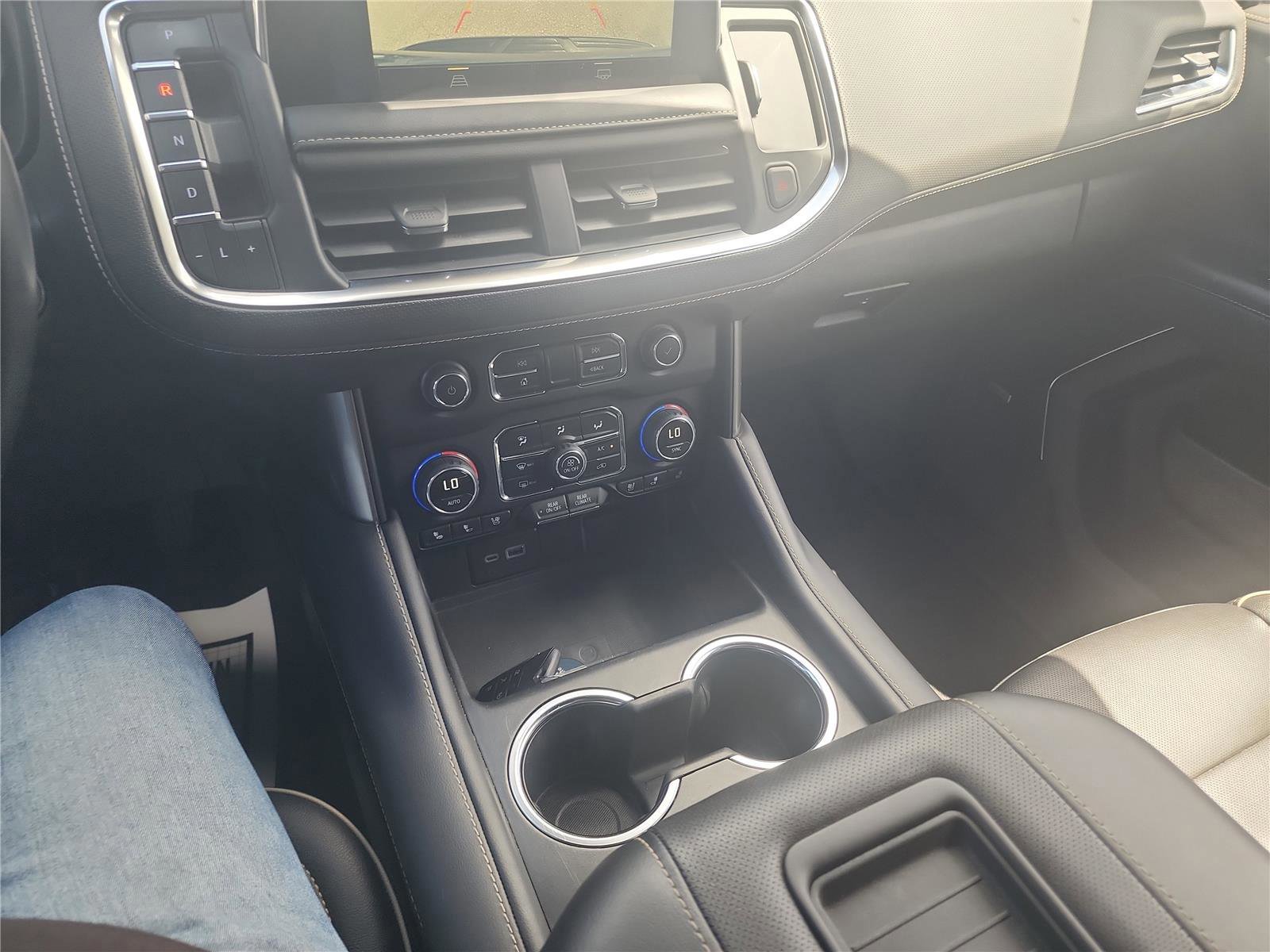 Used 2023 Chevrolet Suburban Premier image 40