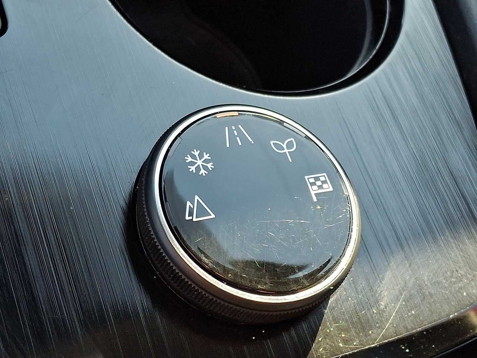 Used 2023 Nissan Rogue S image 23