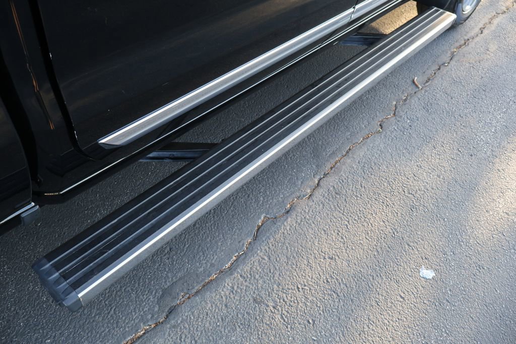 Used 2023 Chevrolet Silverado 1500 High Country w/ Technology Package image 24