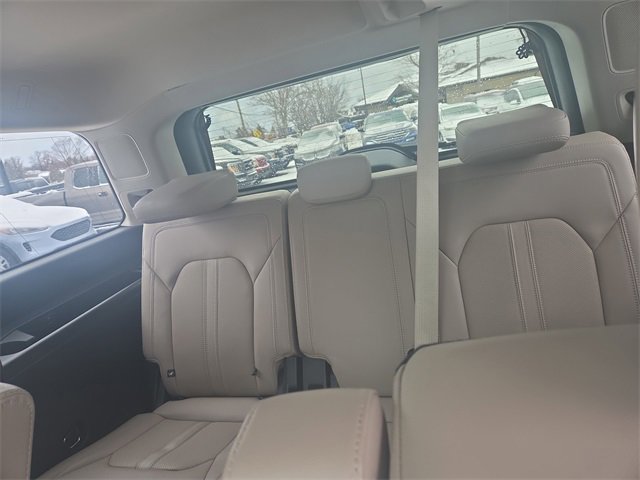 Certified 2023 Ford Expedition Limited image 34