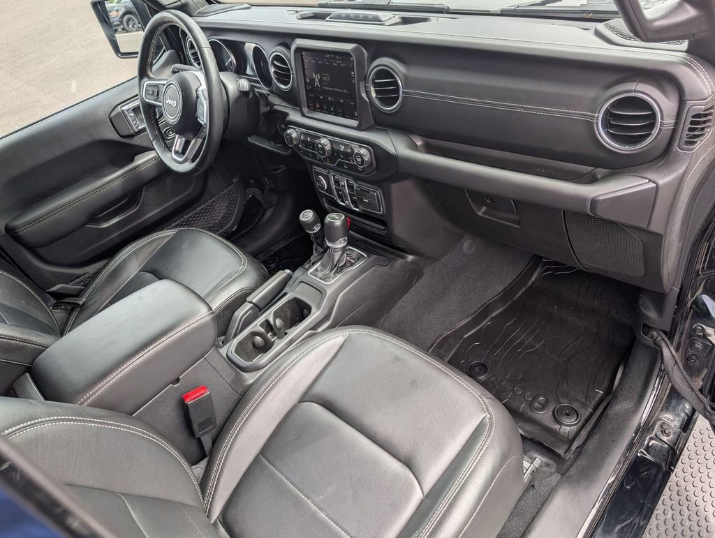 Used 2023 Jeep Wrangler Unlimited Sahara w/ Cold Weather Group AWD/4WD image 21