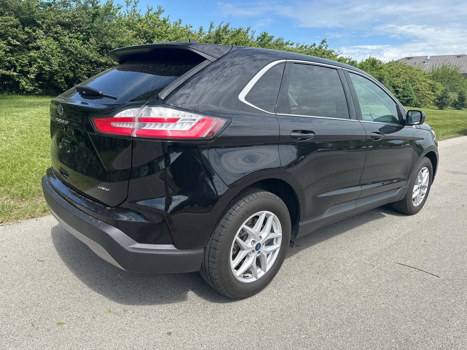 Certified 2022 Ford Edge SEL w/ Convenience Package AWD/4WD image 17