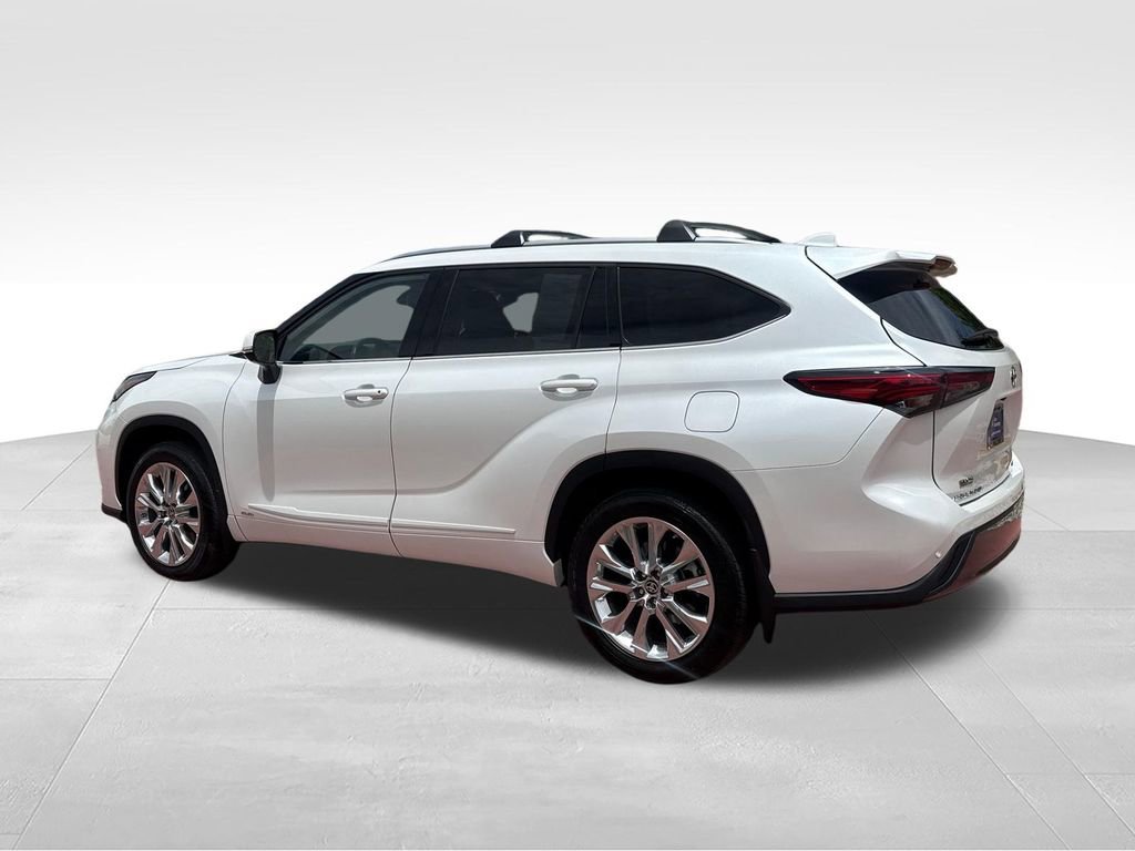Used 2023 Toyota Highlander Limited AWD/4WD image 5