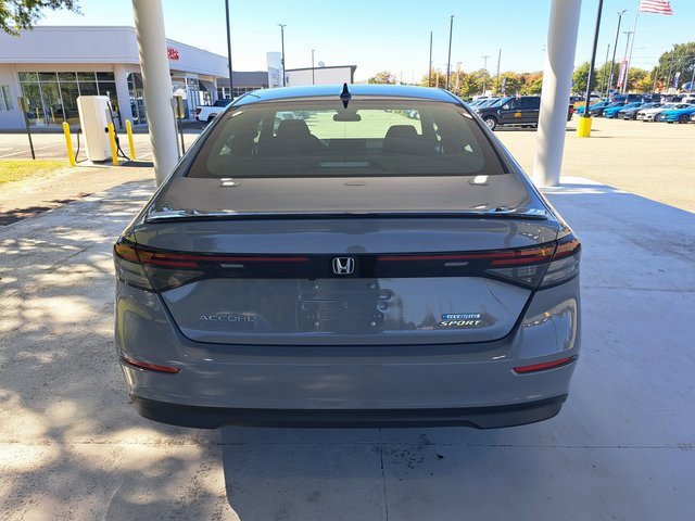 Used 2023 Honda Accord Sport image 3