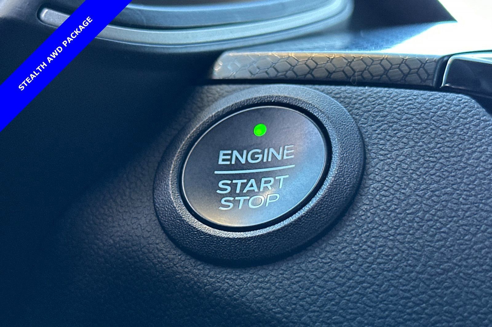 Certified 2022 Ford Escape SEL w/ SEL Stealth AWD Package image 23