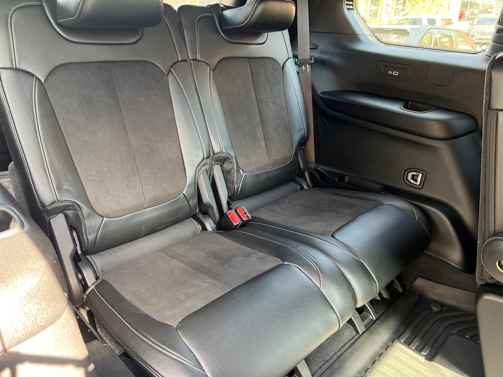 Used 2023 Jeep Grand Cherokee L Laredo AWD/4WD image 15