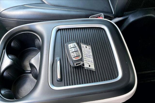 Used 2023 Chrysler Pacifica Touring-L FWD image 11