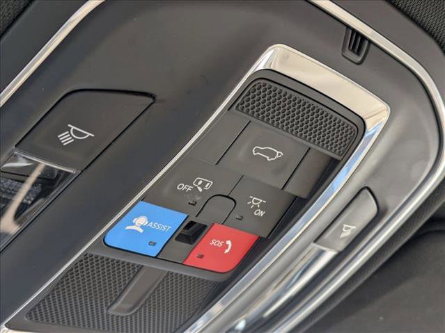 Used 2023 Jeep Grand Cherokee Limited w/ Luxury Tech Group II RWD image 12