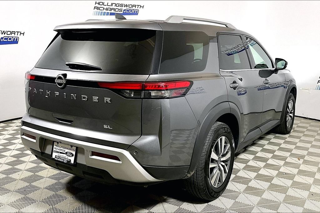 Used 2025 Nissan Pathfinder SL FWD image 9